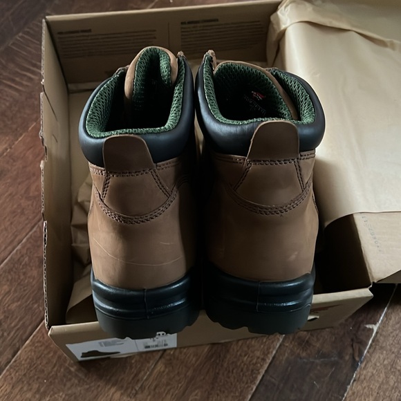Men’s Size 13 Non-Metallic Toe, Waterproof 2240 Red Wing Work Boots NIB - Picture 2 of 9